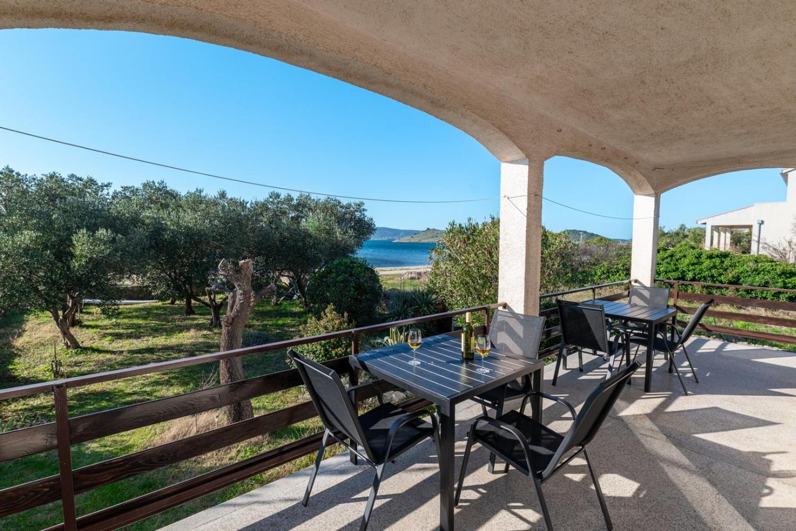 Beachfront Apartment Lostura Турань Экстерьер фото