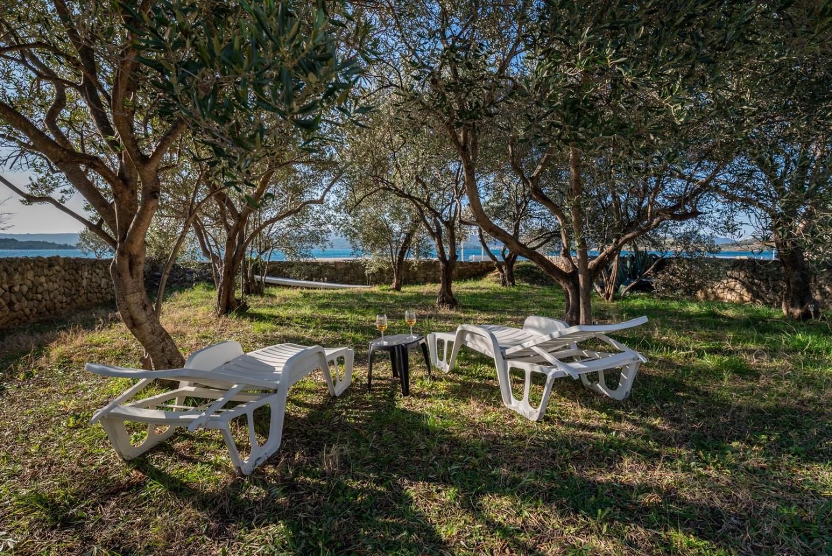 Beachfront Apartment Lostura Турань Экстерьер фото