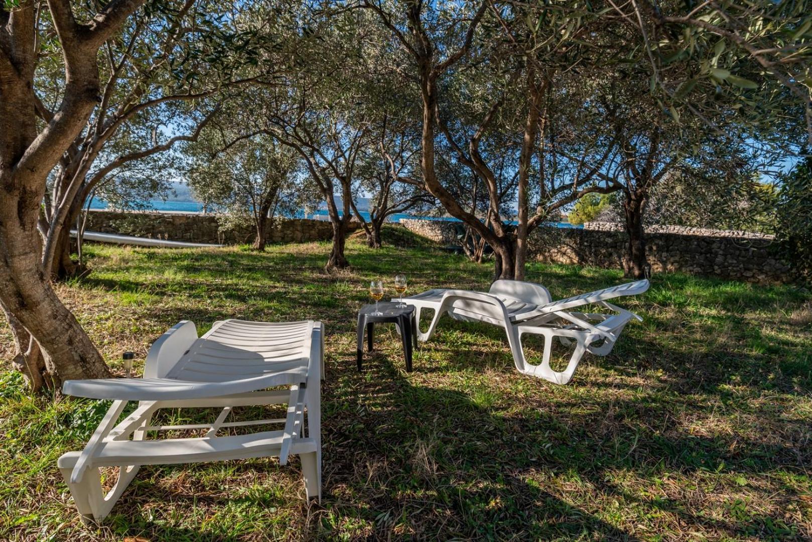 Beachfront Apartment Lostura Турань Экстерьер фото