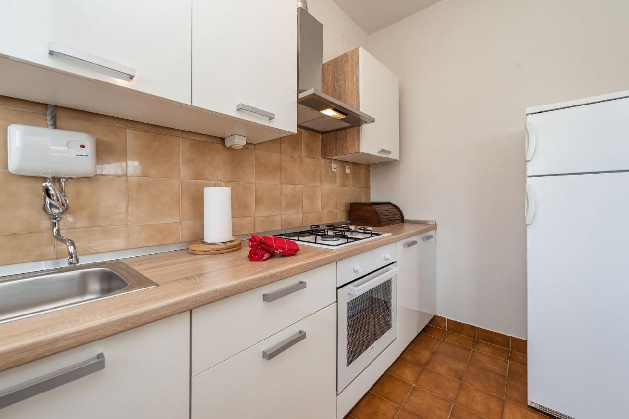 Beachfront Apartment Lostura Турань Экстерьер фото