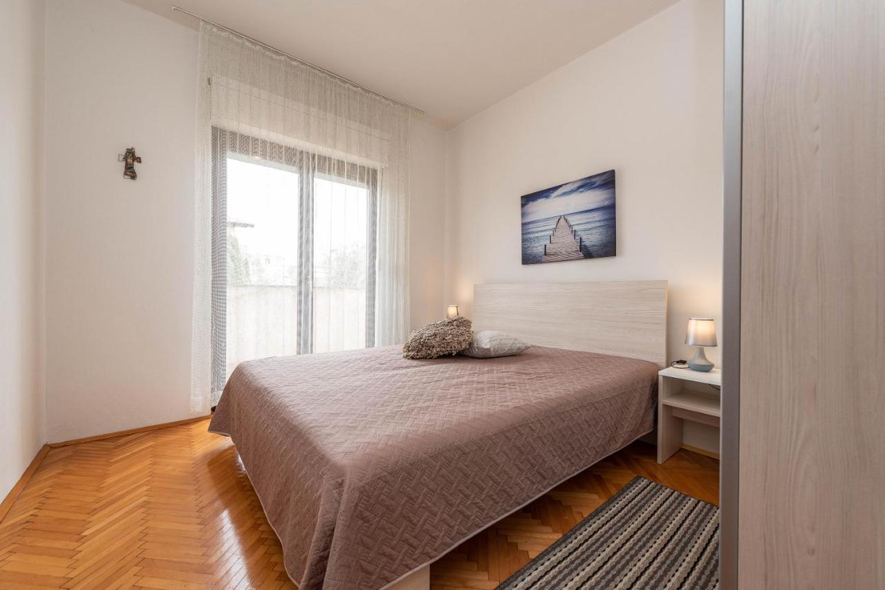 Beachfront Apartment Lostura Турань Экстерьер фото
