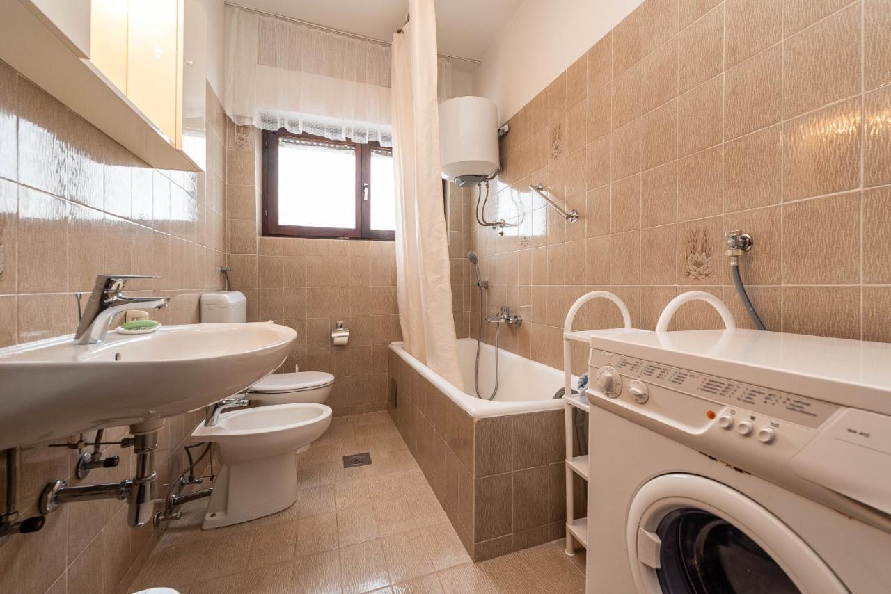Beachfront Apartment Lostura Турань Экстерьер фото